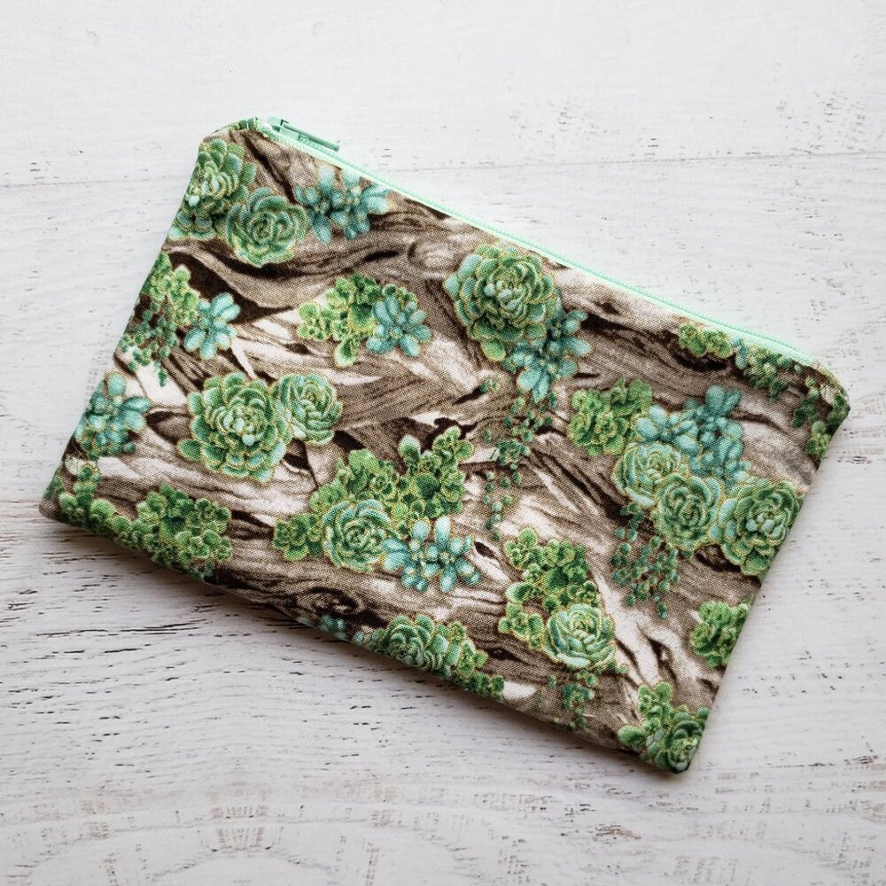 NEW! Green Succulents + Brown Wood Classic Zip Zipper Pouch Bag Makeup Case
